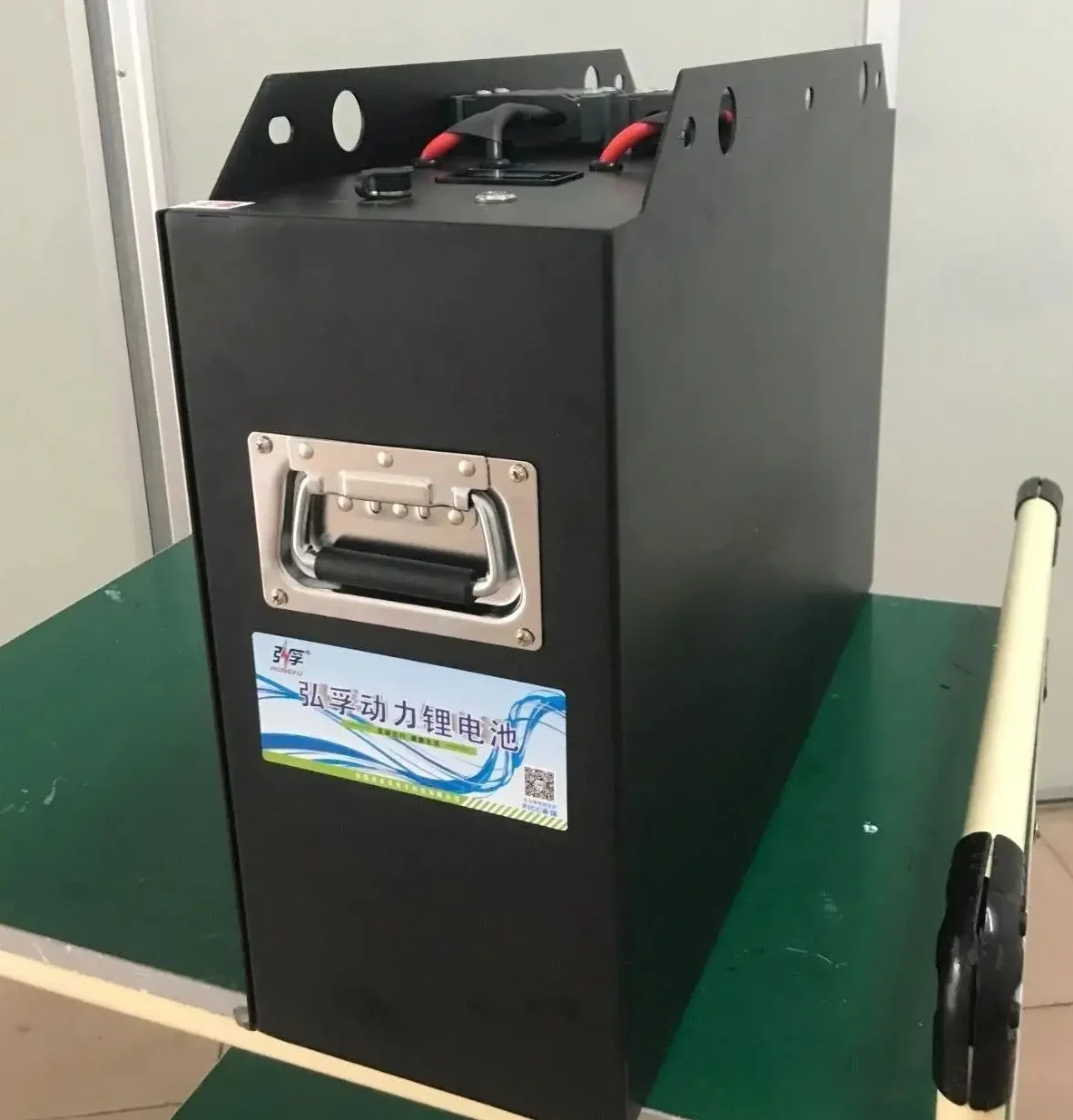 Lithium battery assembly