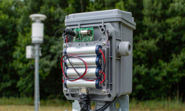 Battery Solution Reliability for Sensors: LoRaWAN Transmission-Current Spikes, Winter Capacity Collapse Margins, and Corrosion-Sealed Enclosure Qualification