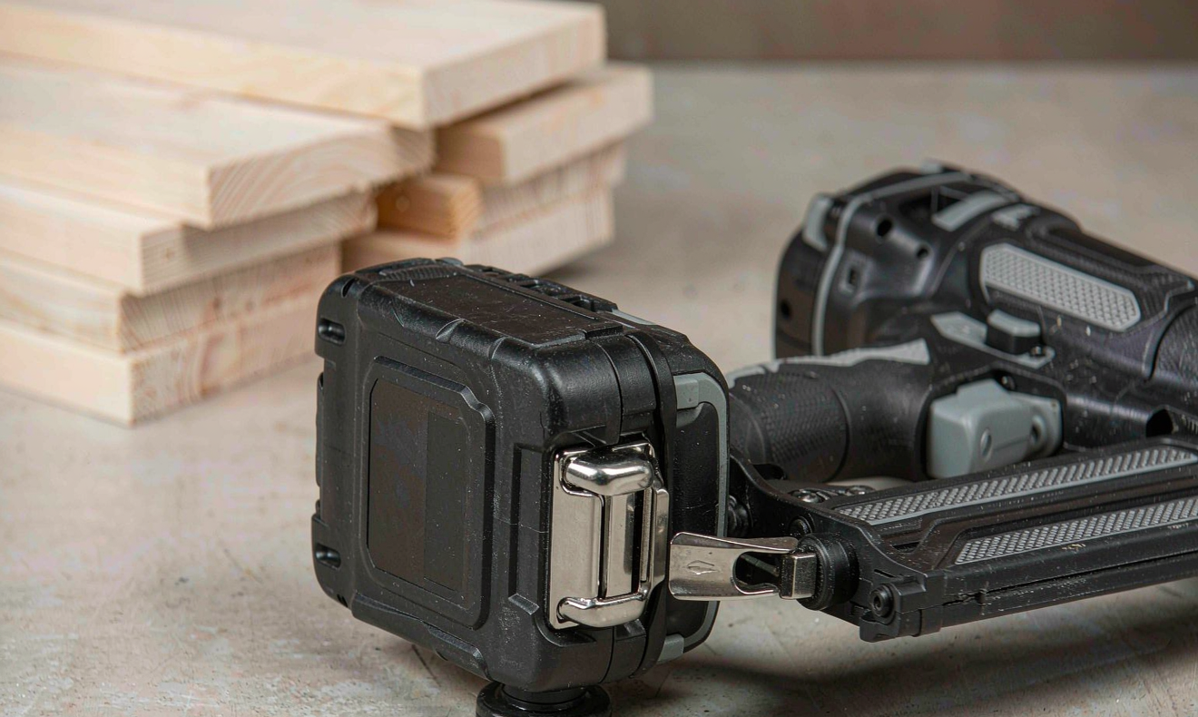 Close-up of a cordless framing nailer battery pack and tool, lithium battery for cordless framing nailers with a cordless framing nailer battery for framing work